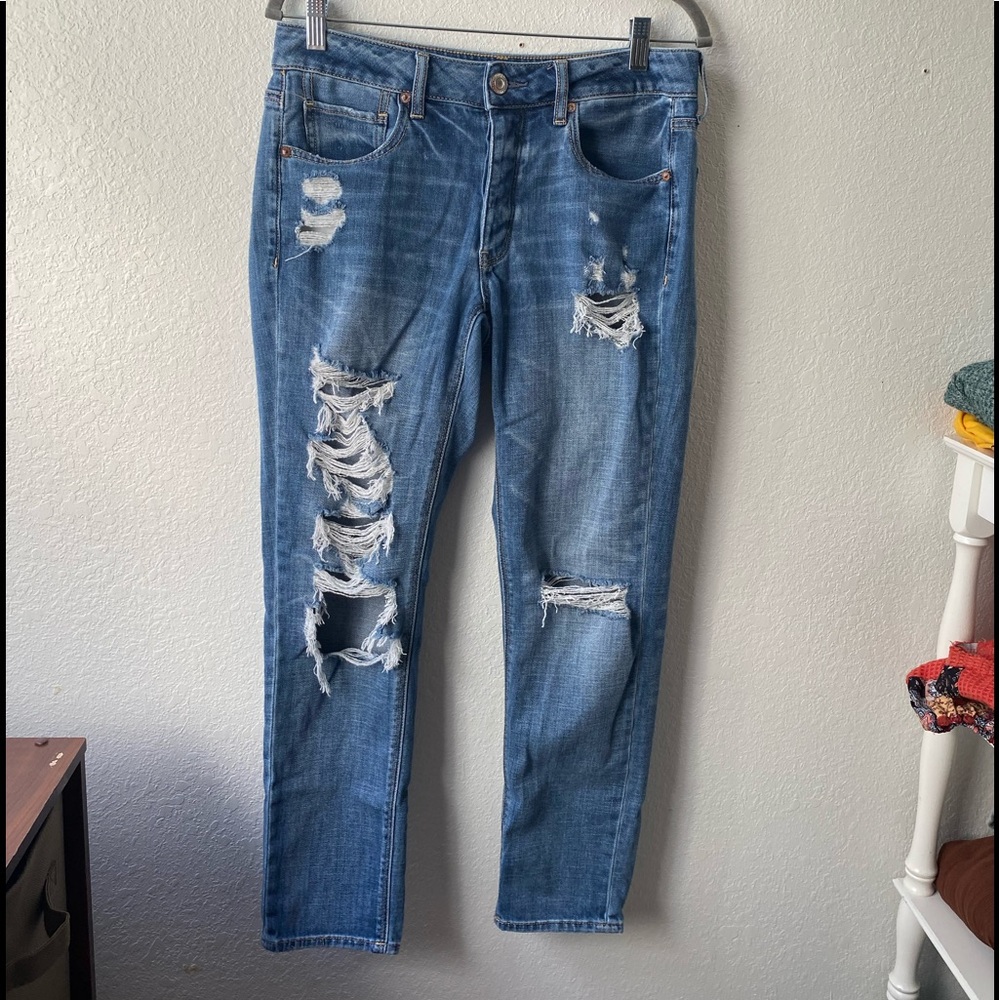 American Eagle Tomgirl Distressed Jeans